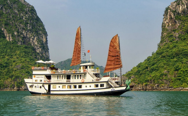 Dragon Pearl Junk Halong Bay