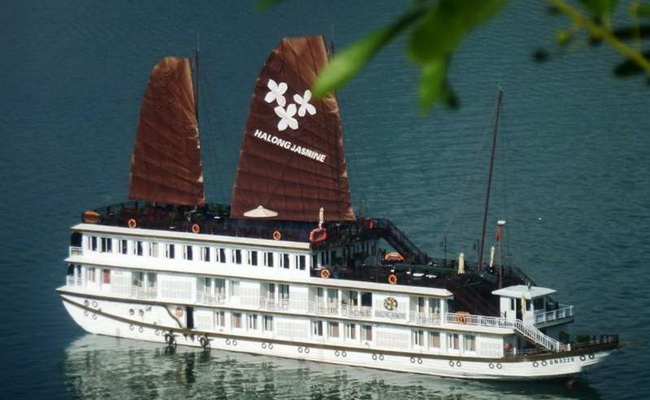 Jasmine Cruise Halong Bay